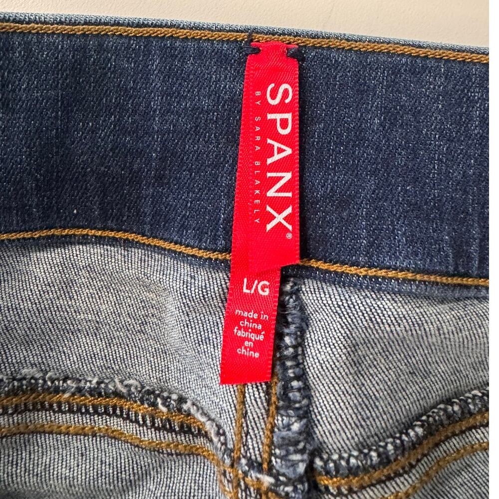 SPANX NEW NWT Large Blue Denim Medium Wash Distressed Skinny Jeans Raw Hem - Picture 3 of 16